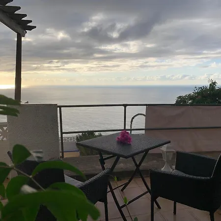 Willkommen Im Paradies - Welcome In Paradise - Bienvenidos Al Paraiso
